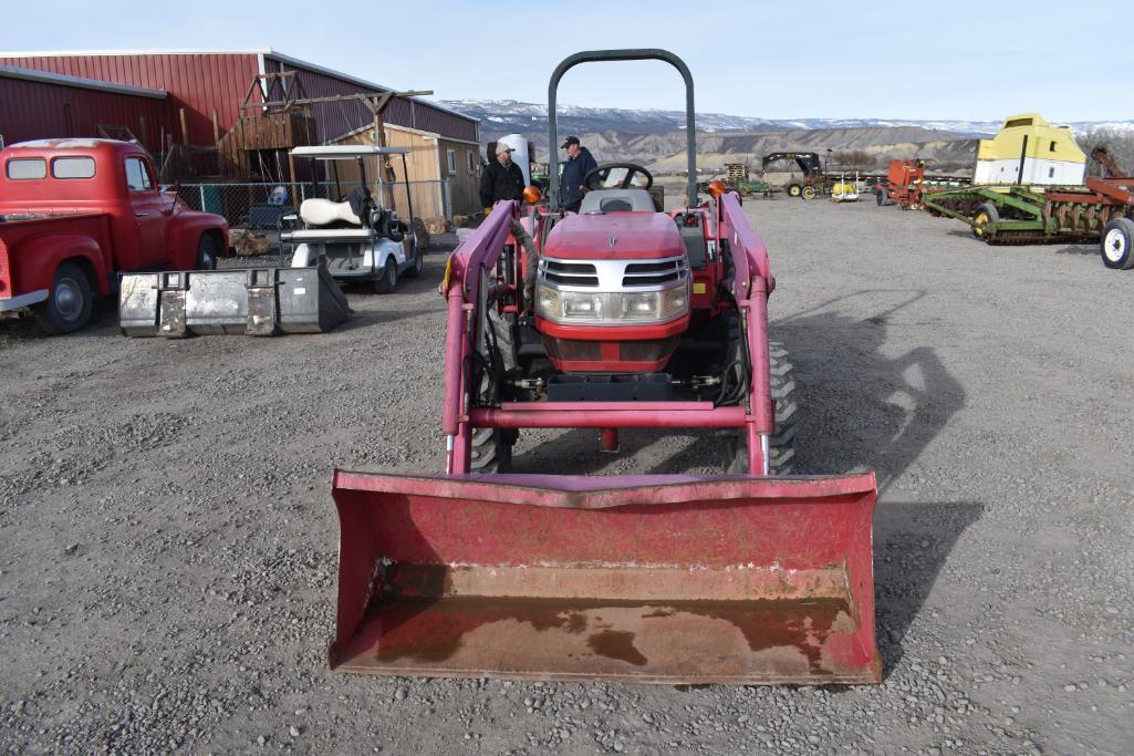 Mahindra 2815 HST Tractor with Mahindra ML 111 5ft Bucket