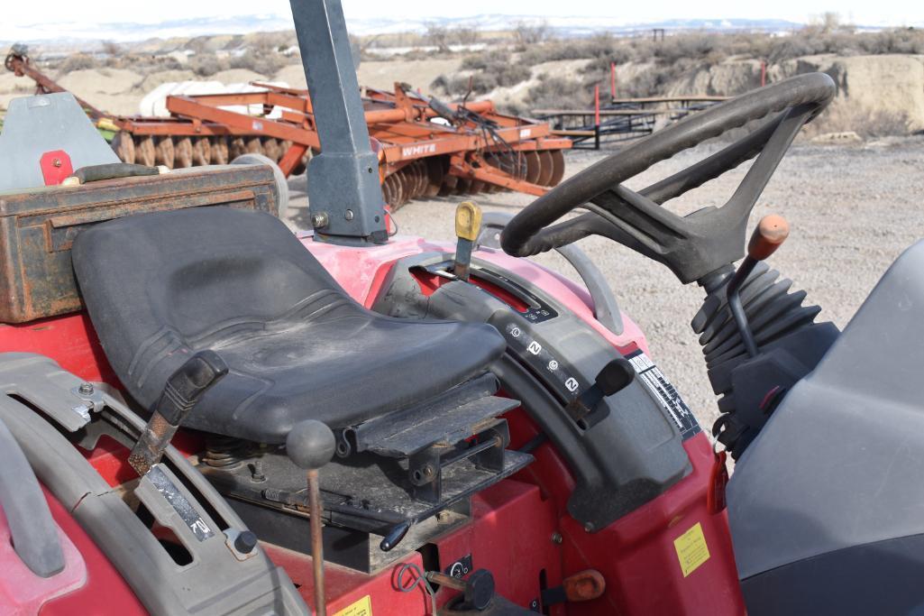 Mahindra 2815 HST Tractor with Mahindra ML 111 5ft Bucket