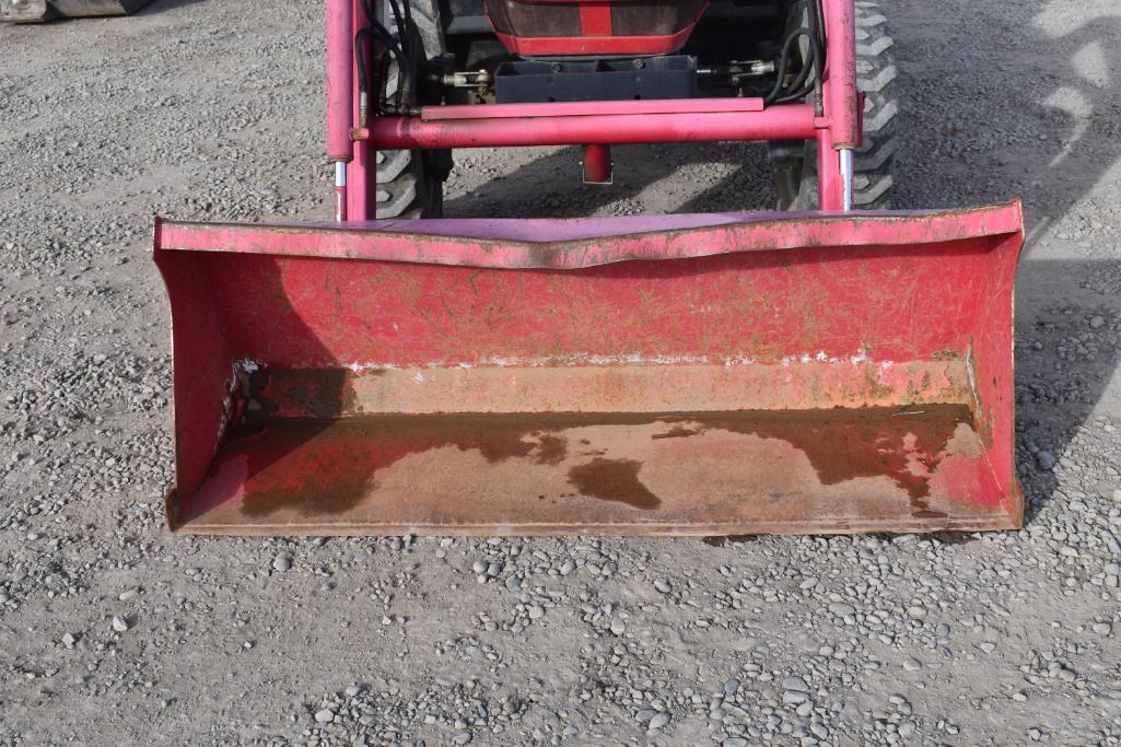 Mahindra 2815 HST Tractor with Mahindra ML 111 5ft Bucket