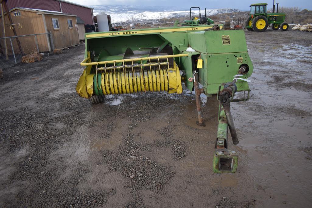 John Deere 336 Baler