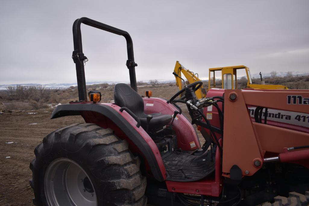 Mahindra 4110 Tractor with Mahindra ML112 Loader 6ft Bucket