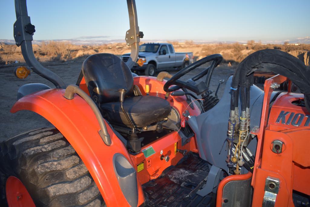 Kioti CK30 Tractor with Kioti KL130 Loader Bucket 5ft