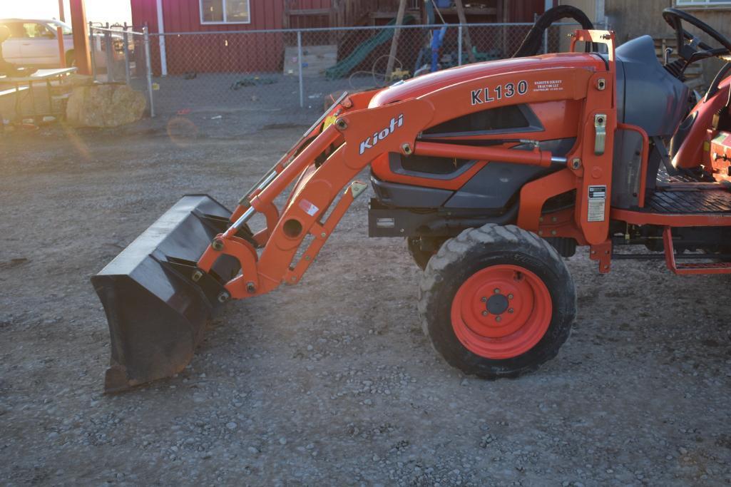 Kioti CK30 Tractor with Kioti KL130 Loader Bucket 5ft