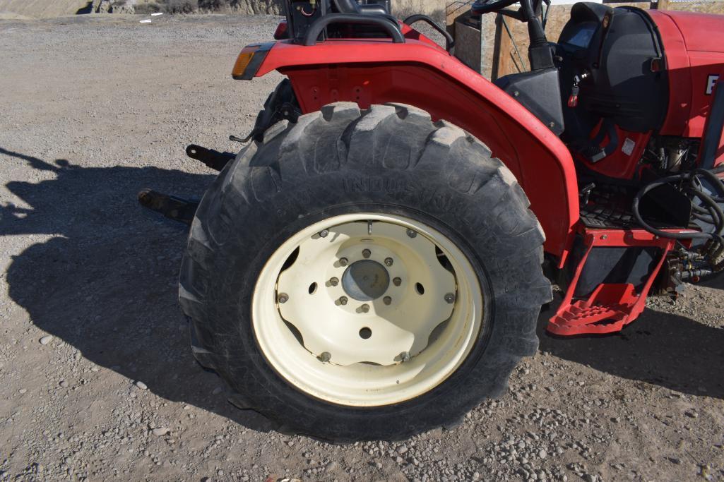 Branson 3520R Tractor with Branson BL25R Loader Bucket