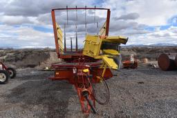 New Holland 1036 Stack Wagon