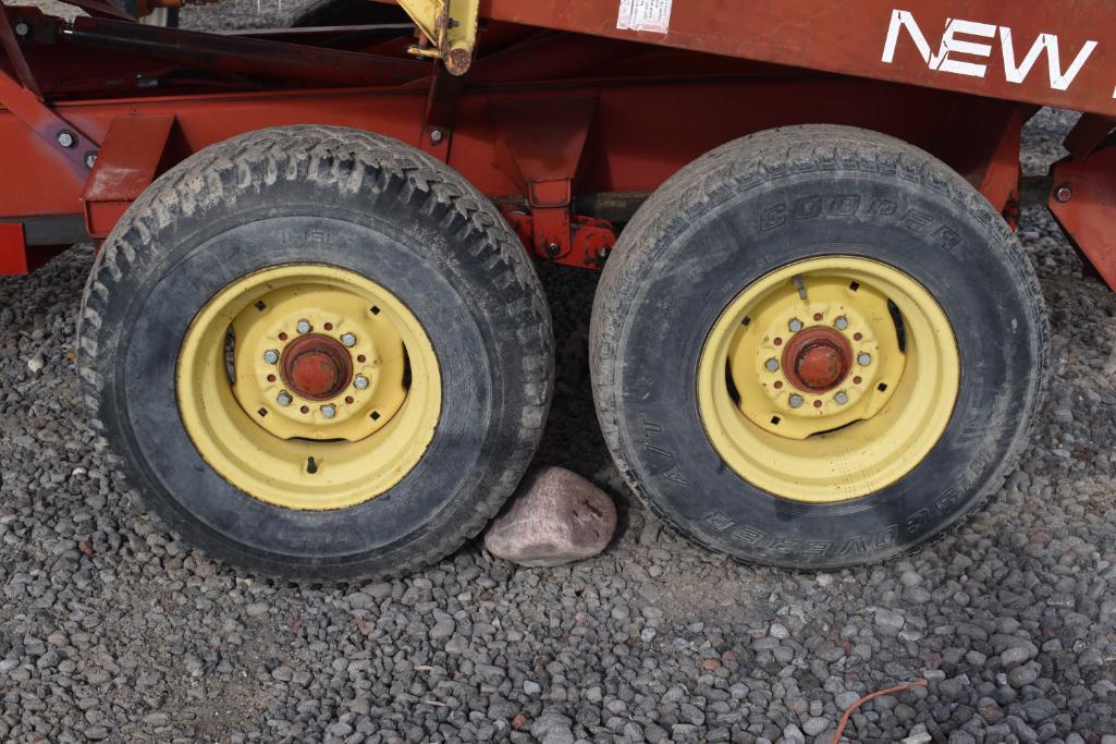 New Holland 1036 Stack Wagon