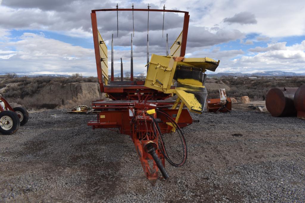 New Holland 1036 Stack Wagon