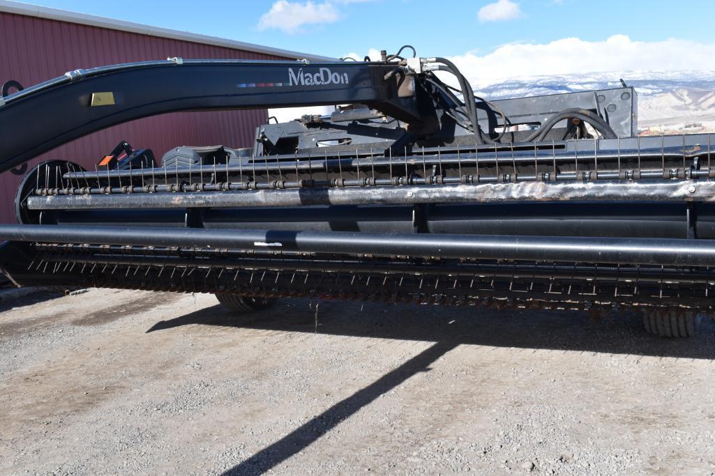 2007 MacDon A30-S Hydroswing Swather