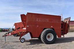 Freeman 1592 Baler