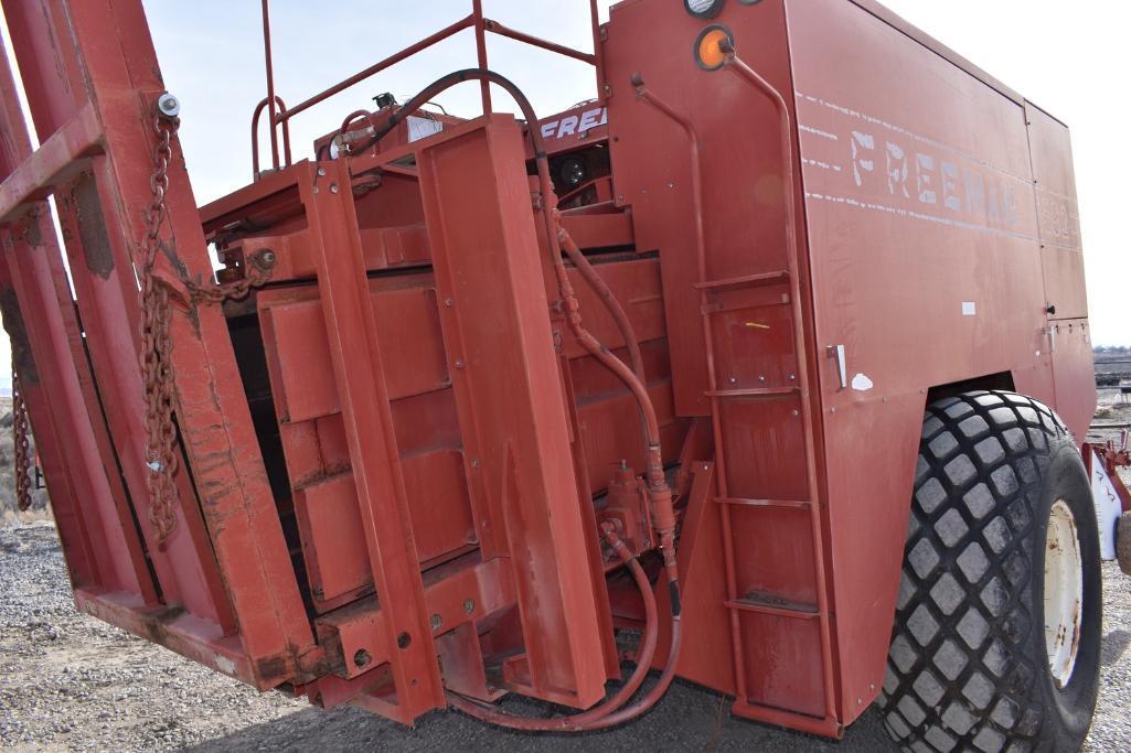 Freeman 1592 Baler