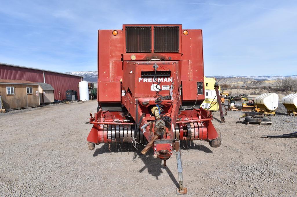 Freeman 1592 Baler