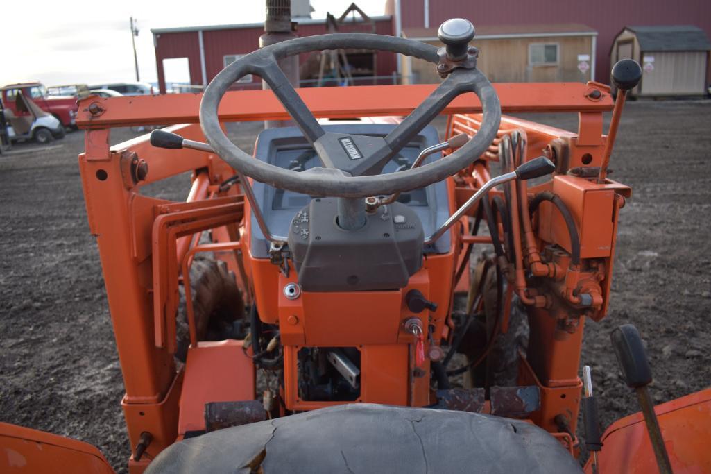 Kubota L2850 Tractor with Kubota BF500 Loader