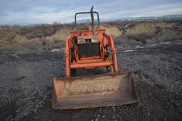 Kubota L2850 Tractor with Kubota BF500 Loader