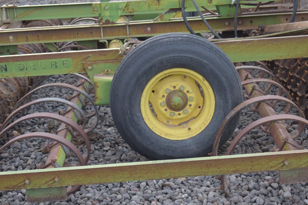 John Deere 950 Roller Harrow