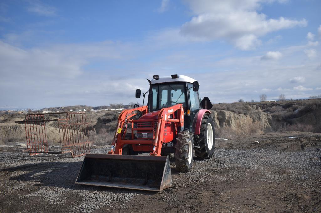 Branson 6530 Tractor with Branson BL30 Loader 6ft Bucket