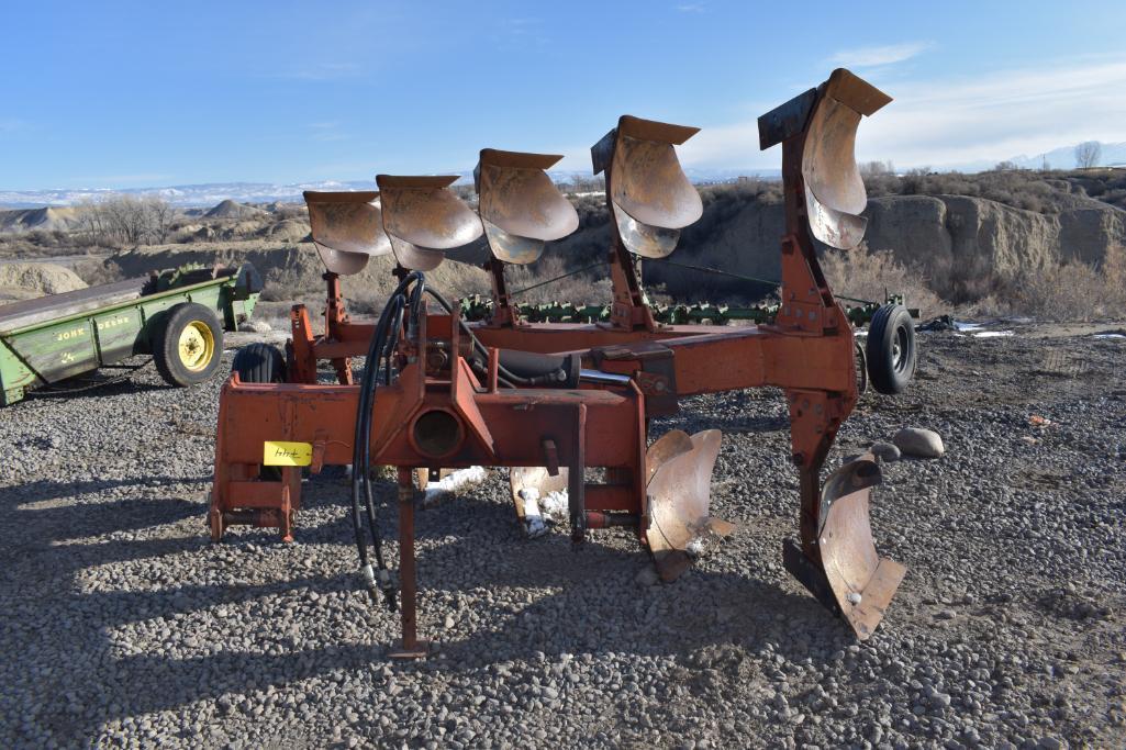 Massey Ferguson 5 Bottom Plow