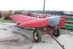 IH 1063- 6 row corn head