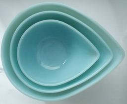 Vintage Fire King Teardrop Mixing Bowl Set