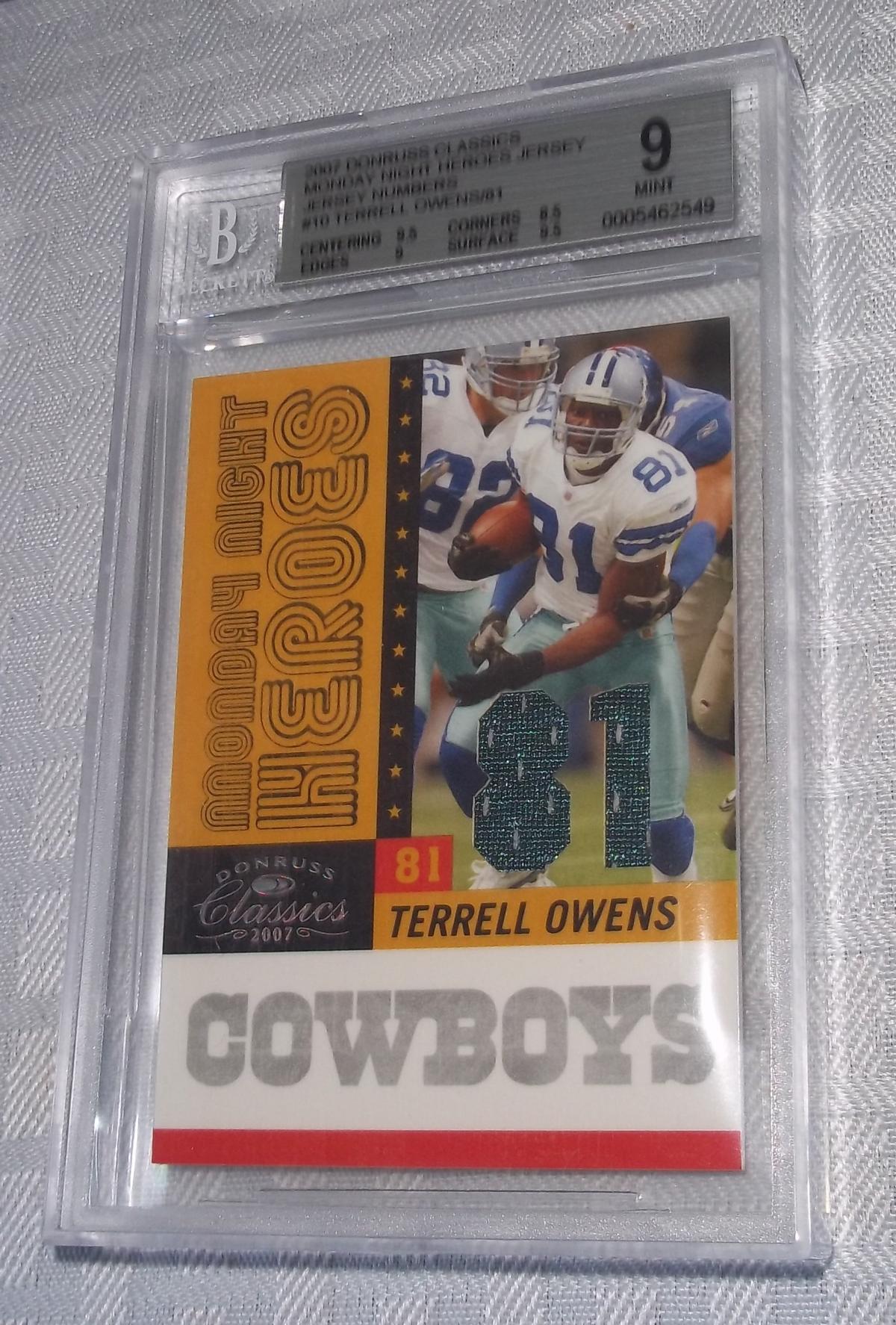 2007 Donruss Classics MNF Heroes Jersey Insert GU Terrell Owens Cowboys Beckett GRADED 9 MINT 9/81