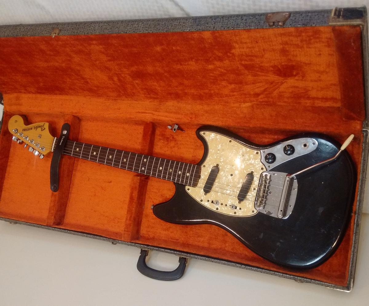 Vintage 1966 Fender Mustang Electric Guitar w/ Orange Felt Case Modified Some Original Parts 148819