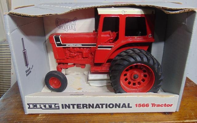 International 1566 Special Ed. Farm Toy Tractor, NIB, 1/16 Scale