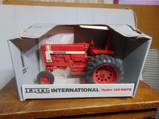 International Hydro 100 with ROPS S.E. Toy Tractor, NIB, 1/16 Scale