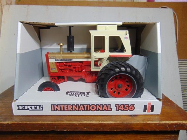 International Gold Demonstrator 1456, NIB, Toy Tractor, 1/16 Scale
