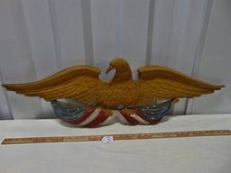 Vtg Carved Eagle & Flag