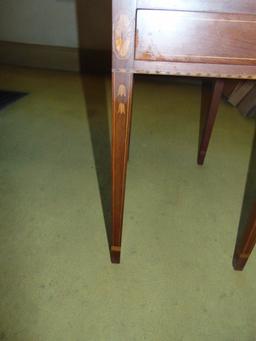 Vtg Solid Cherry Wood Hepplewhite Style Lamp Table W/ Wood Inlay
