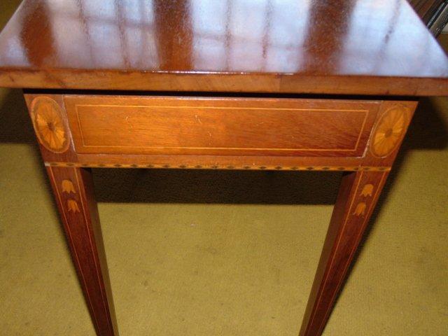 Vtg Solid Cherry Wood Hepplewhite Style Lamp Table W/ Wood Inlay