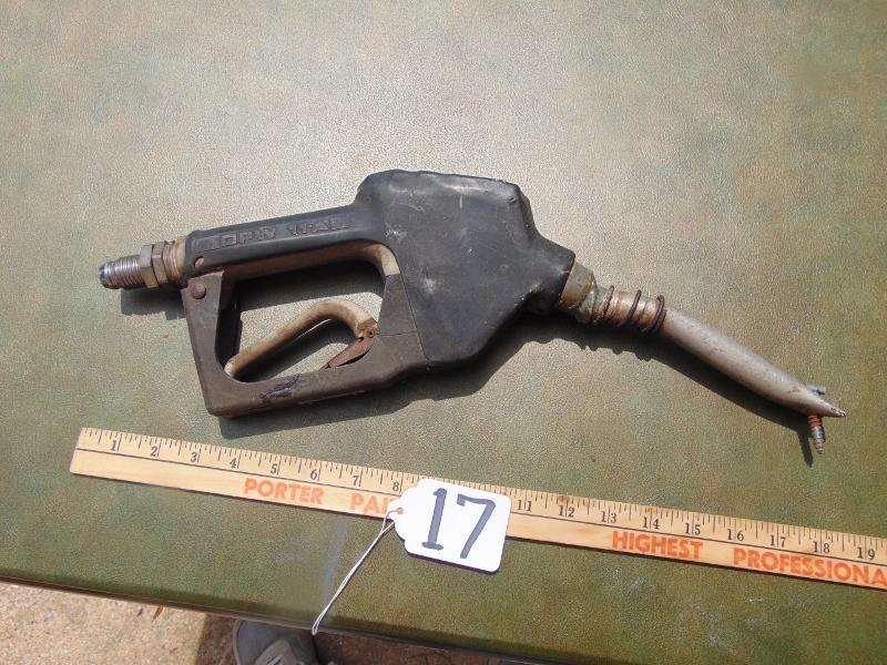 Vtg O P W 11 - A Gas Pump Nozzle