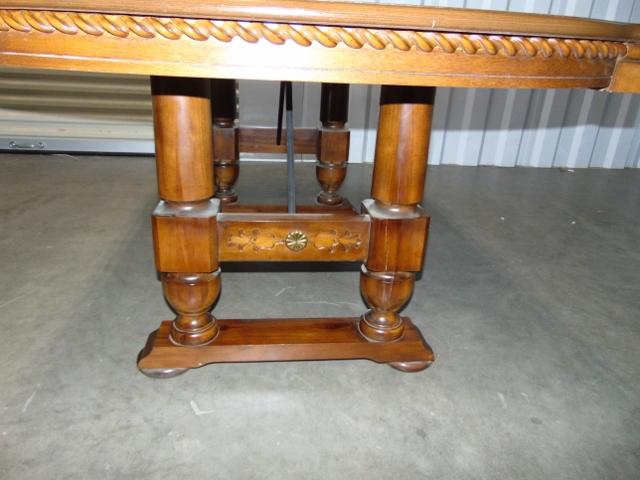 Beautiful Bernhardt Quarter Sawn ( Tiger Oak ) Formal Dining Room Table W/ Leaf (LOCAL PICK UP ONLY