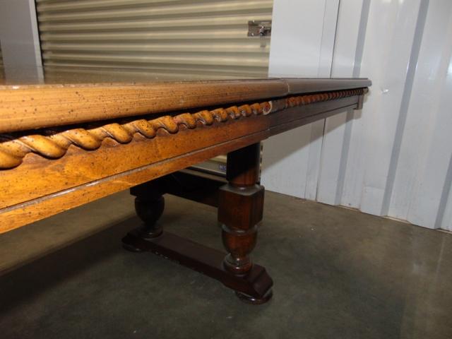 Beautiful Bernhardt Quarter Sawn ( Tiger Oak ) Formal Dining Room Table W/ Leaf (LOCAL PICK UP ONLY