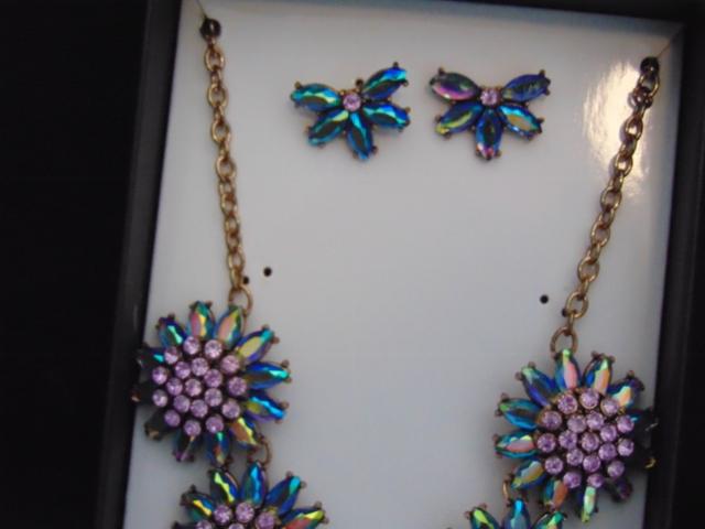 Beautiful Necklace & Earring Set W/ Lavendar Rhinestones Surrounded By