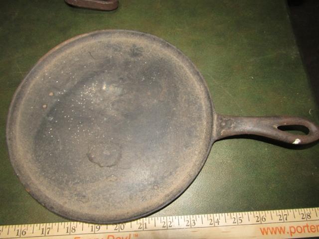 Vtg Cast Iron Corn Bread Pan, Griddle And Cast Iron Canning Tongs