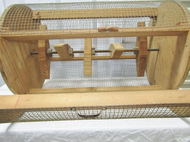 Vtg Wood And Steel Pea Sheller ( Local Pick Up Only )