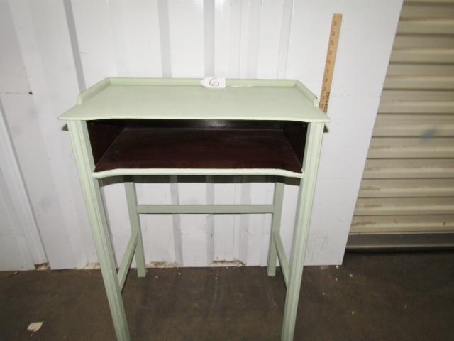 Vtg Accent Table ( Local Pick Up Only )