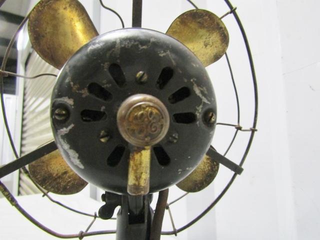 Antique Circa 1919-1924 General Electric " Whiz " Electric 9 Inch Desk Fan