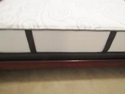 Vtg Solid Mahogany Wood Full Sized 4 Poster Bed W/ New Serta Smart React