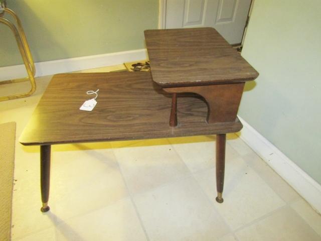 Vtg Mid Century Wood Veneer 2 Tiered End Table ( Local Pick Up Only )