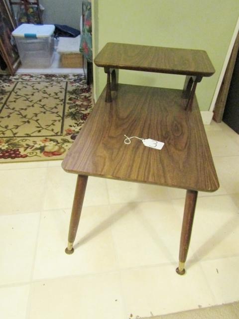 Vtg Mid Century Wood Veneer 2 Tiered End Table ( Local Pick Up Only )