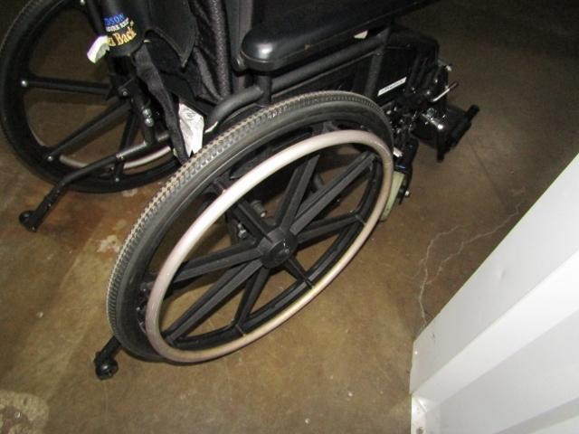 Very Nice Wheelchair   LOCAL PICK UP ONLY