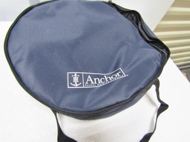 Anchor Hocking 2 Quart Casserole W/ Lid And Insulated Carry Case