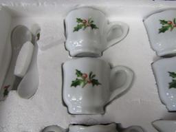 Christmas Holly Design Porcelain 25 Piece Mini Coffee Set