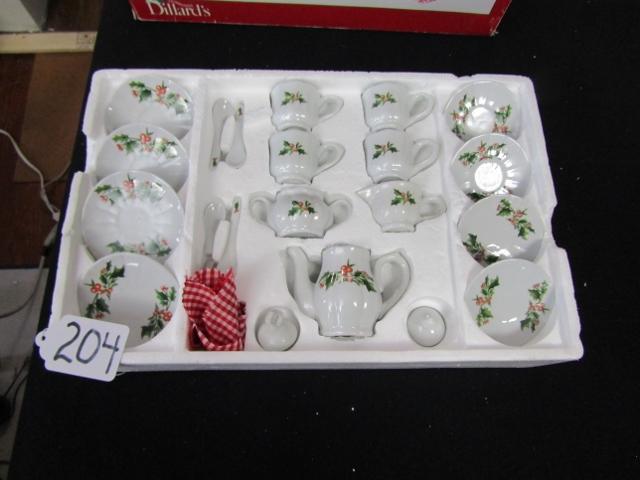 Christmas Holly Design Porcelain 25 Piece Mini Coffee Set