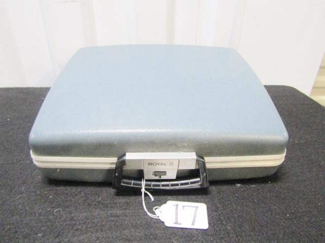 Vtg 1960s Royal Aristocrat Manual Portable Typewriter In Light Blue