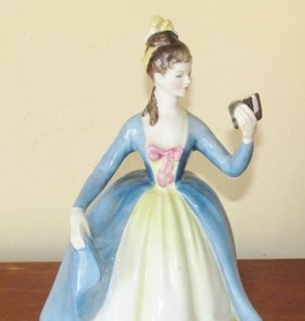 Vtg 1954 Royal Doulton Porcelain Figurine " Leading Lady " No. 2269