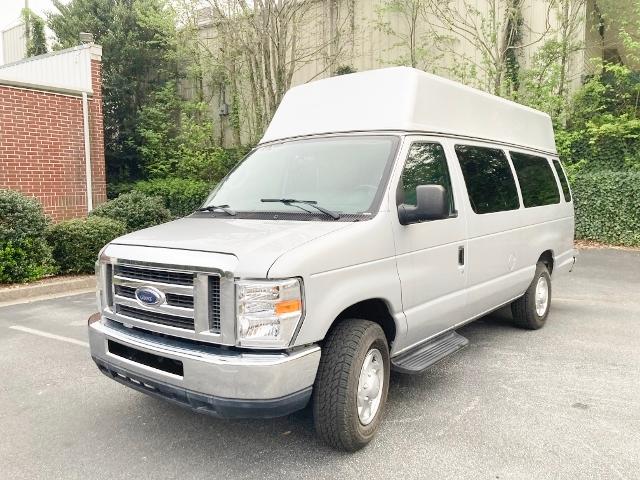 2011 Ford E-350 Econoline Fully Loaded Handicap Van (Local Pick Up Only)