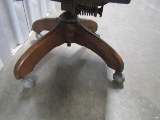 Vtg Solid Oak Office Chair On Rollers  (NO SHIPPING)