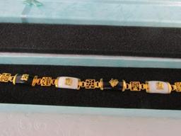 Gold Tone W/ Agate Stones Good Luck Bracelet
